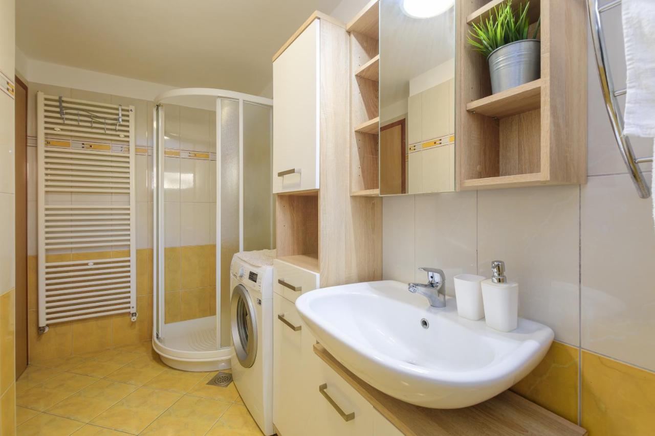 Apartment Dragonja PUY Eksteriør bilde